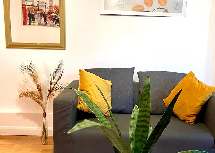 2 Bed Flat Near To London Bridge