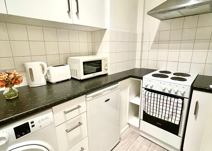 2 Bed Flat Near To London Bridge